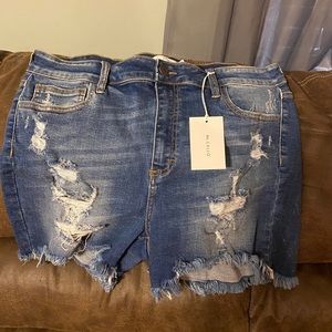 Ms Cello distressed jean shorts 2x NWT